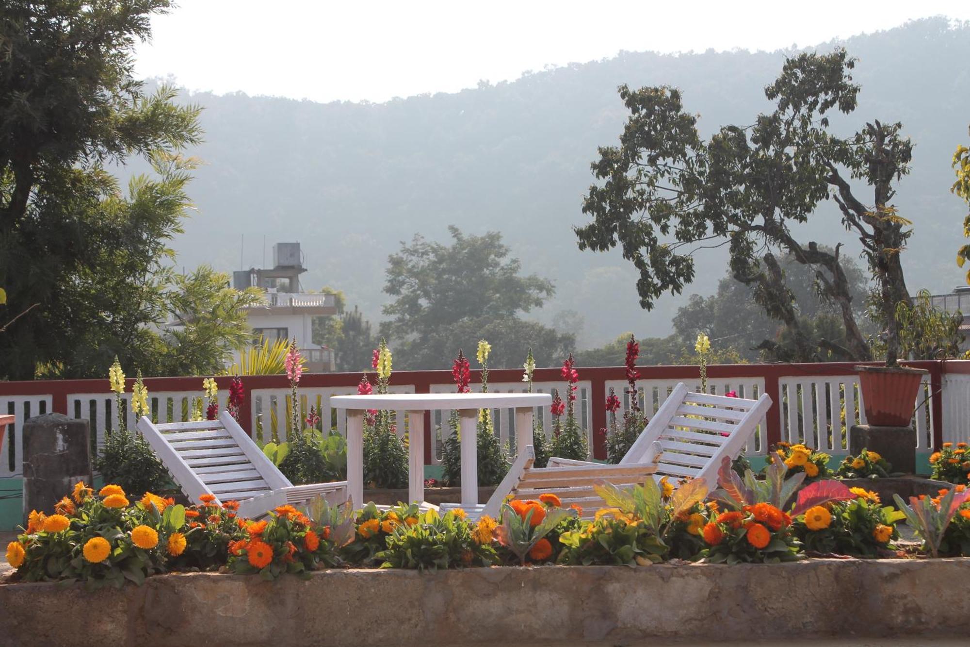New Pokhara Lodge - Pokhara Lakeside Esterno foto