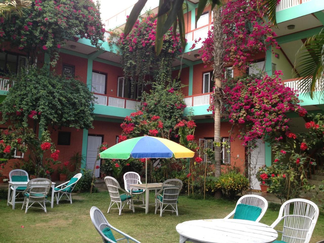 New Pokhara Lodge - Pokhara Lakeside Esterno foto
